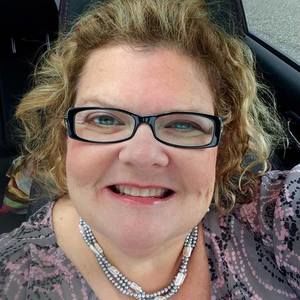 Meet your Posher, Deena